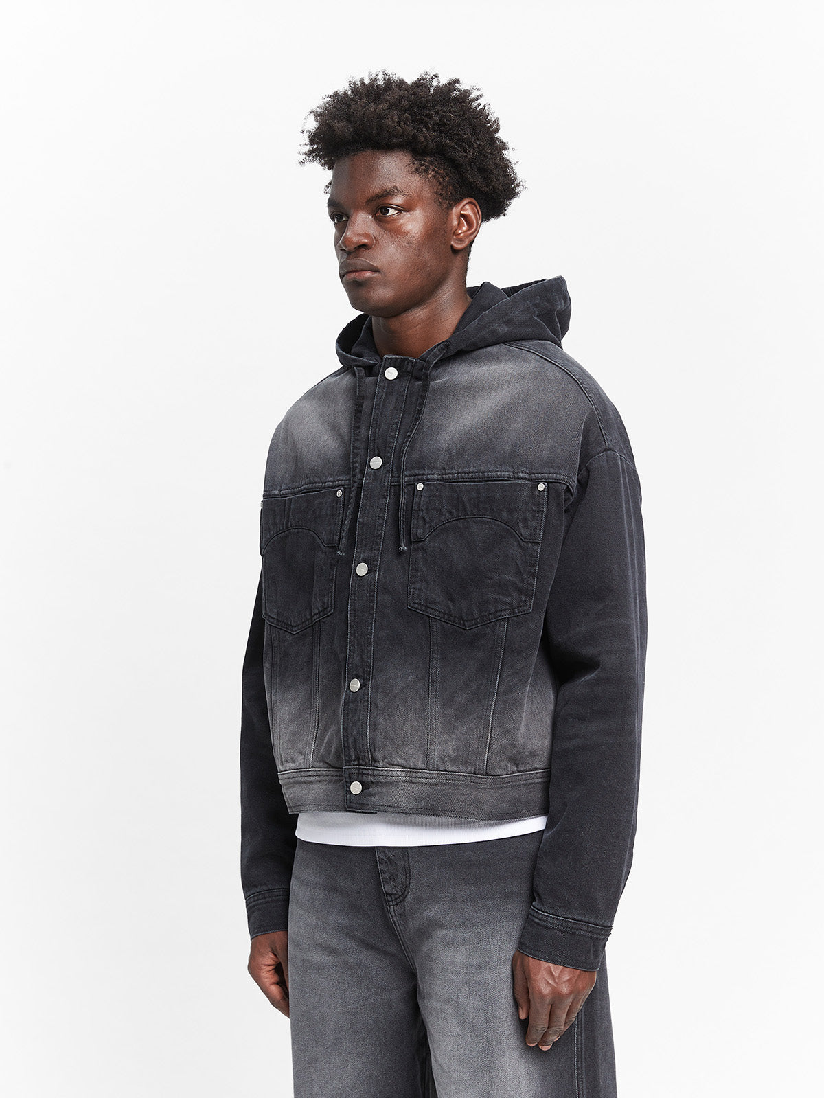 ESSENTIAL DENIM JACKET - WASHED BLACK