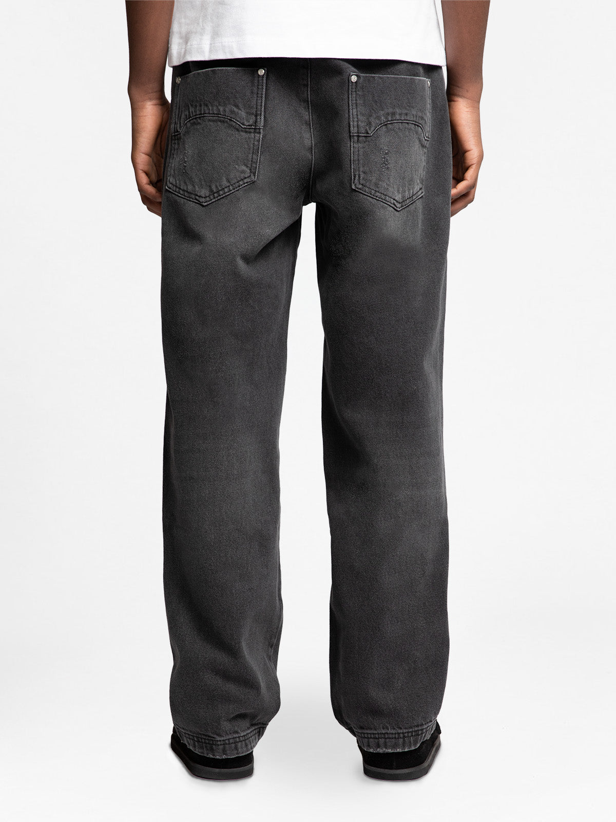 ESSENTIAL STRAIGHT FIT DENIM - WASHED BLACK