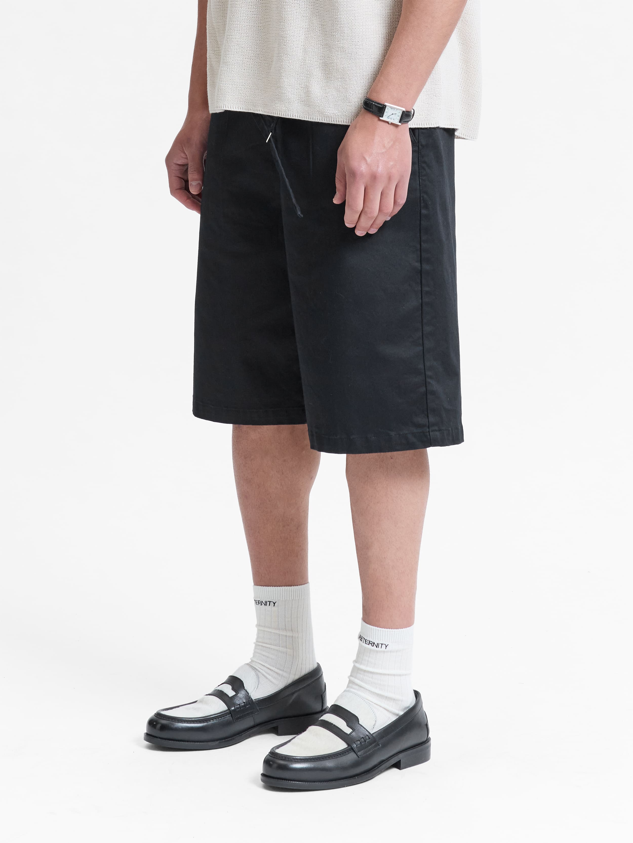 PLEATED CHINO SHORTS - BLACK