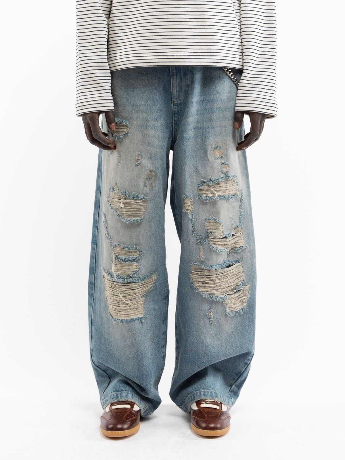 DISTRESSED BAGGY DENIM - WASHED BLUE