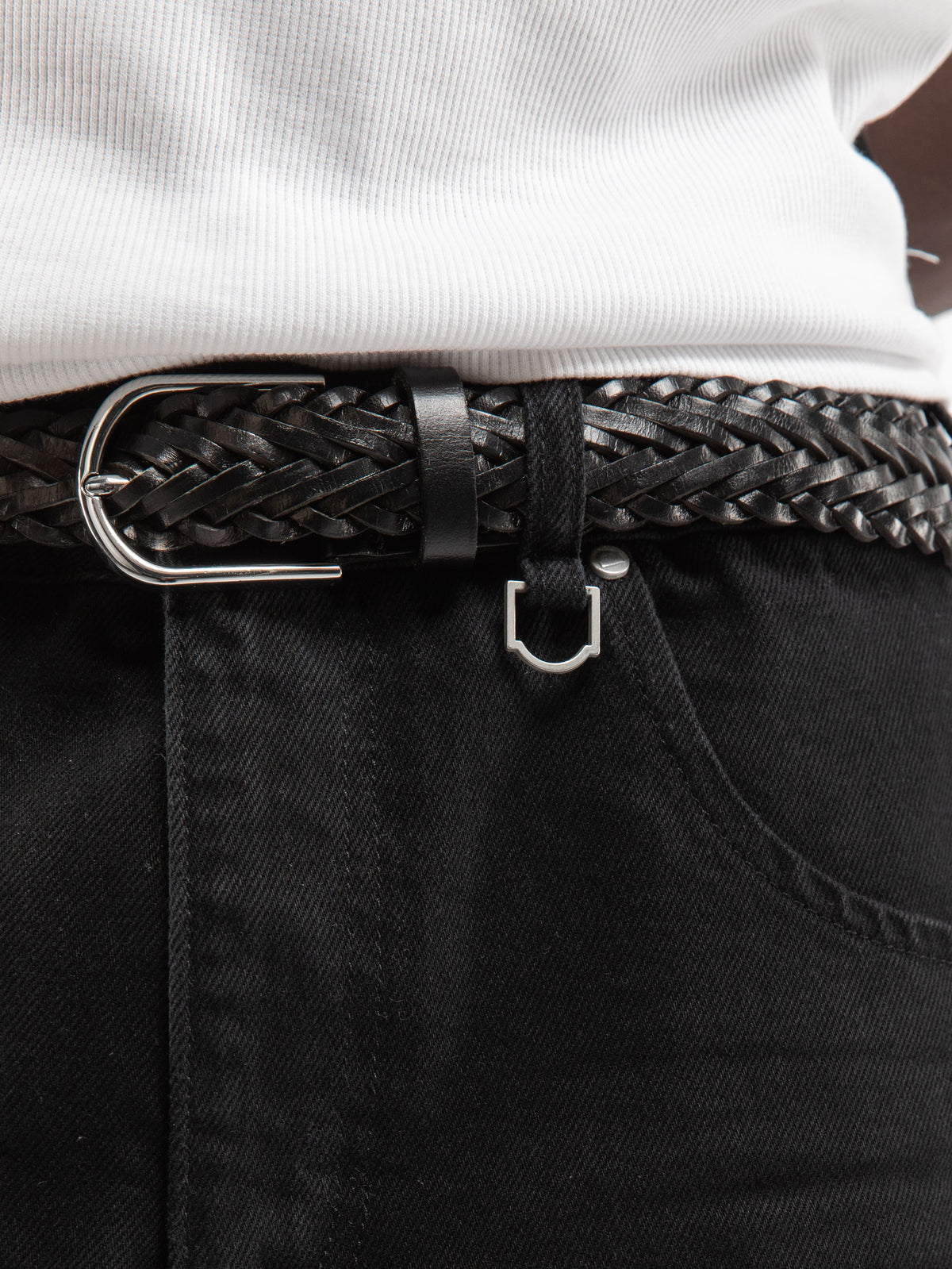 ESSENTIAL STRAIGHT FIT DENIM - DEEP BLACK