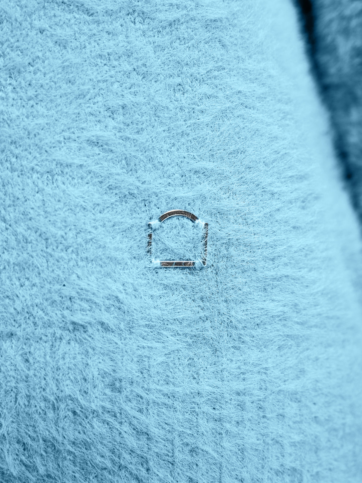 ESSENTIAL FURRY KNIT SWEATER - LIGHT BLUE