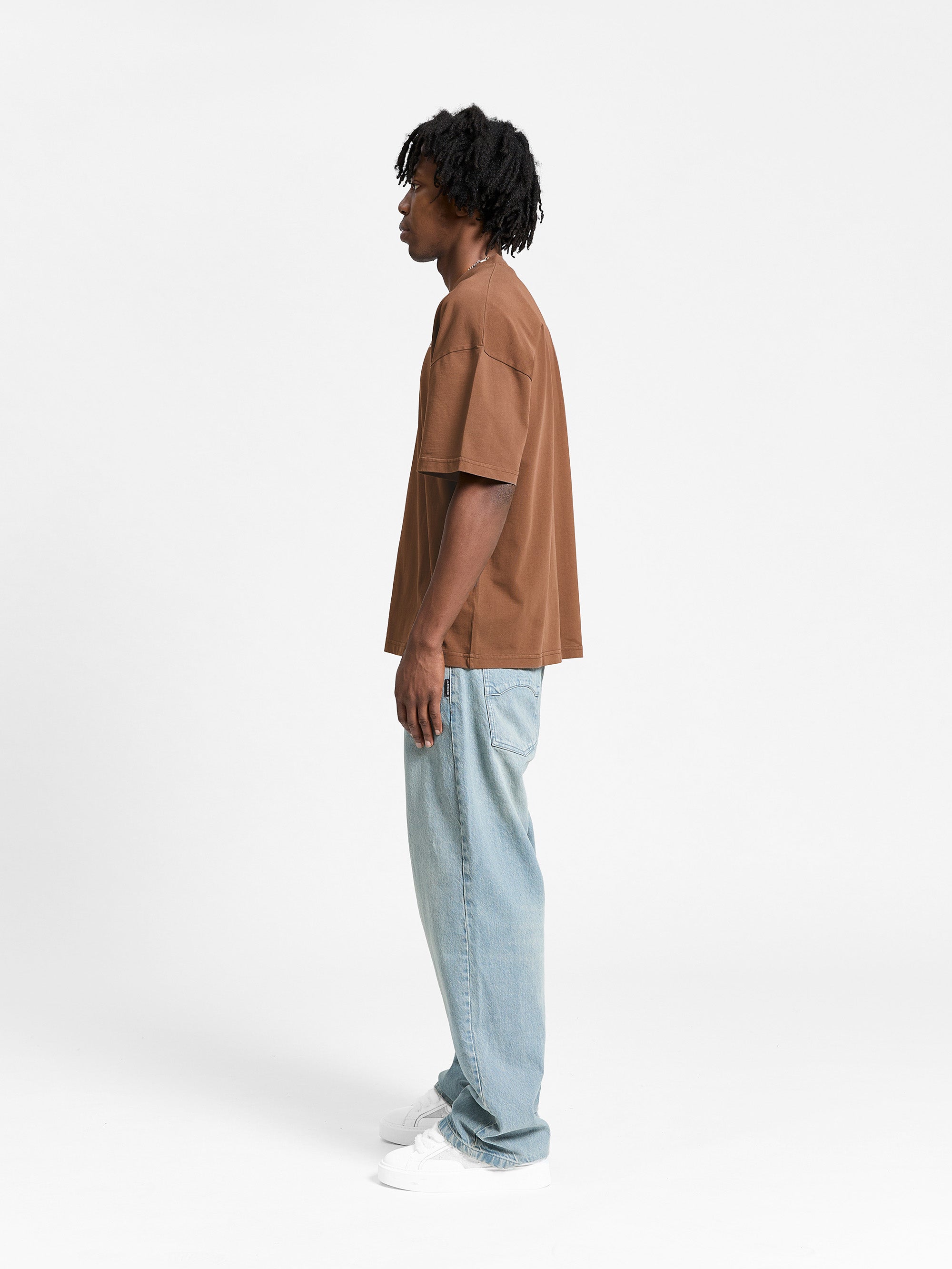 ESSENTIAL T-SHIRT - BROWN