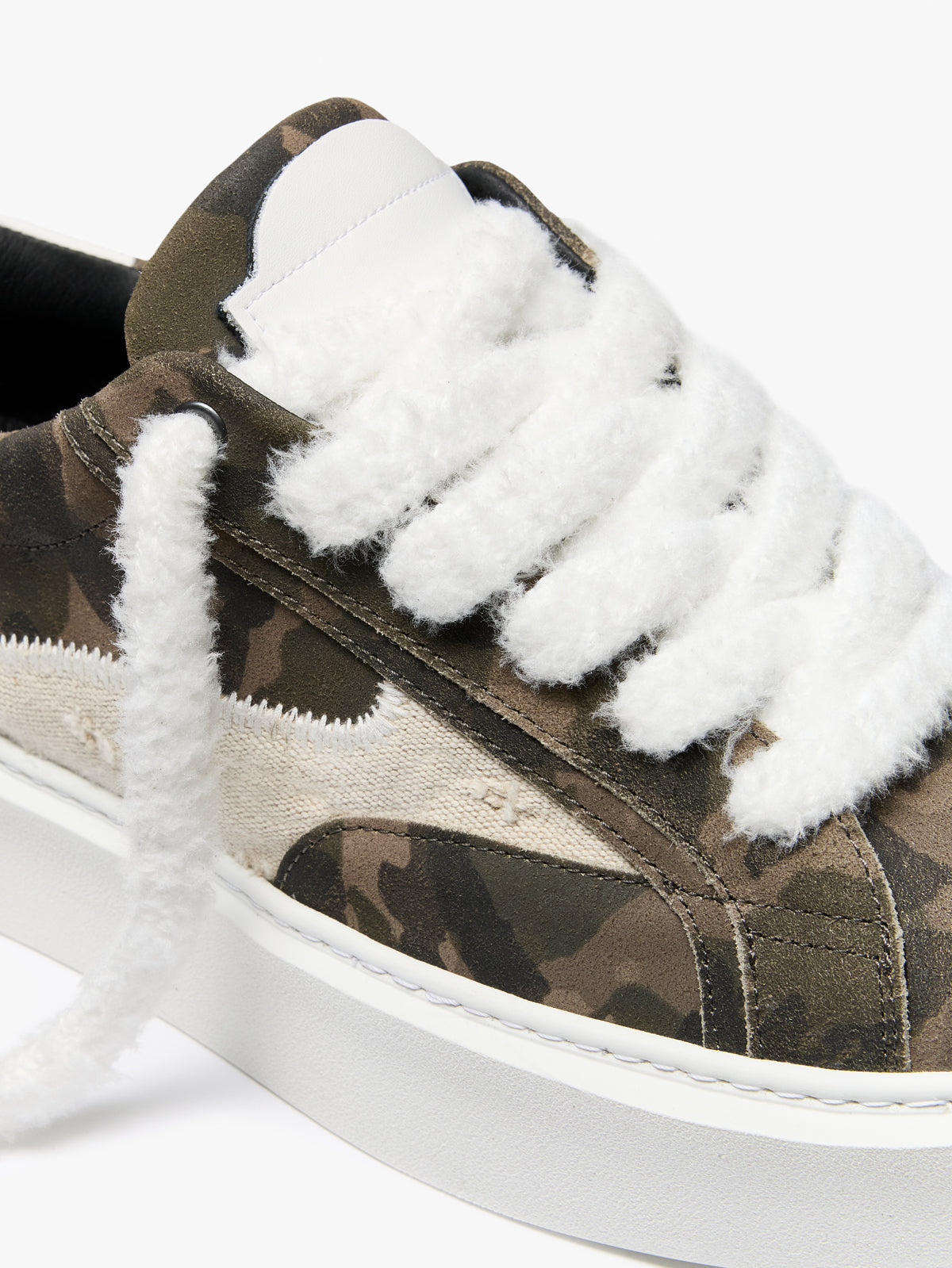 LE PROMENEUR - CAMOUFLAGE