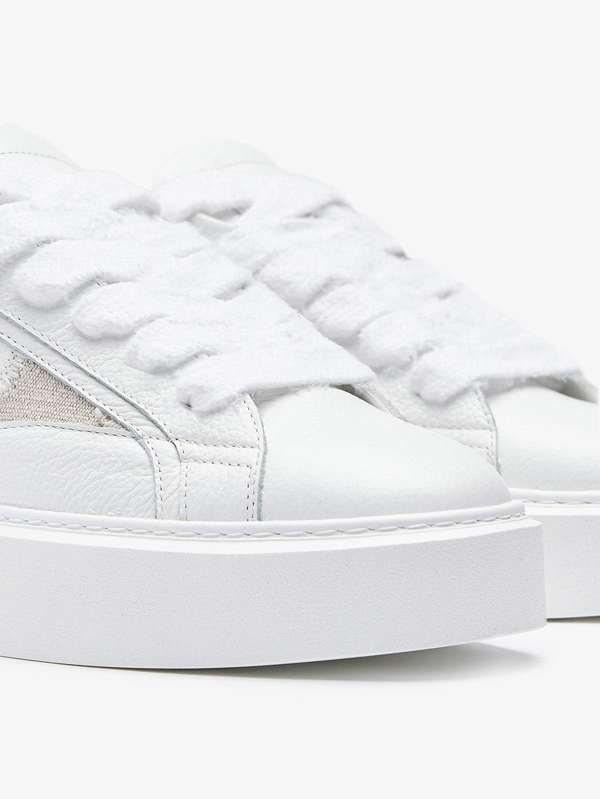 LE PROMENEUR - WHITE