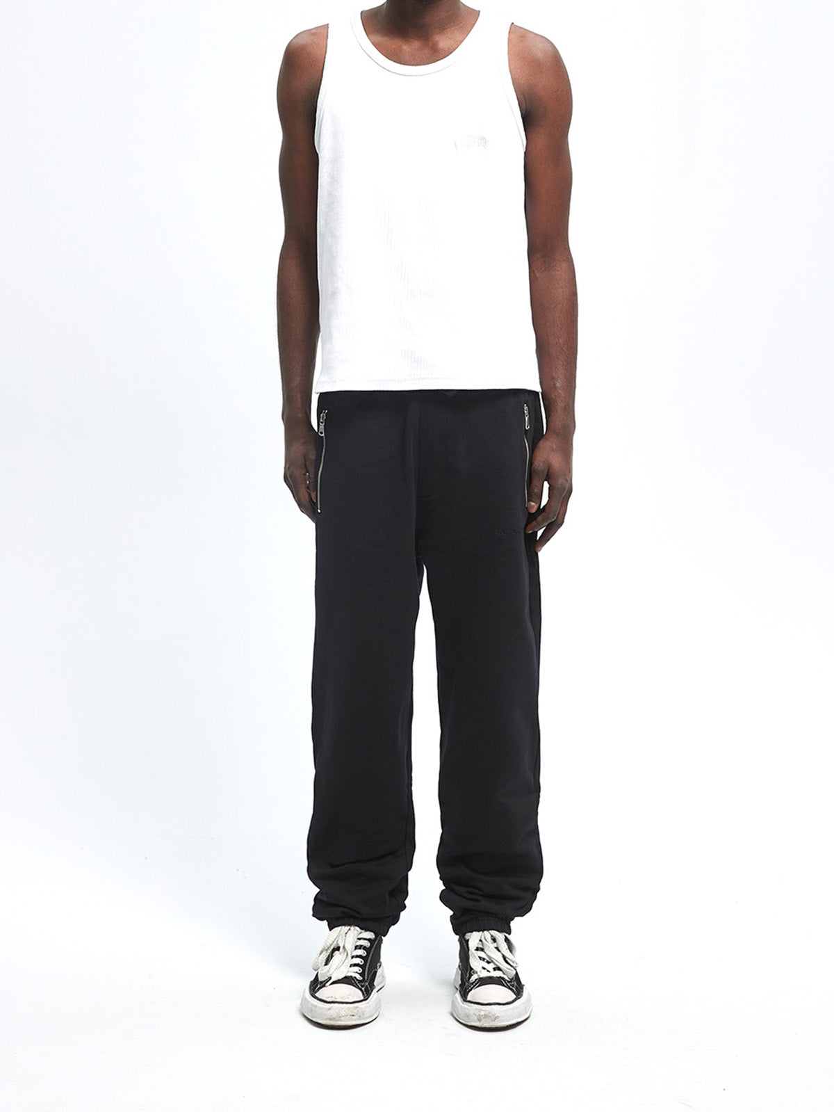 ESSENTIAL SWEATPANTS - BLACK