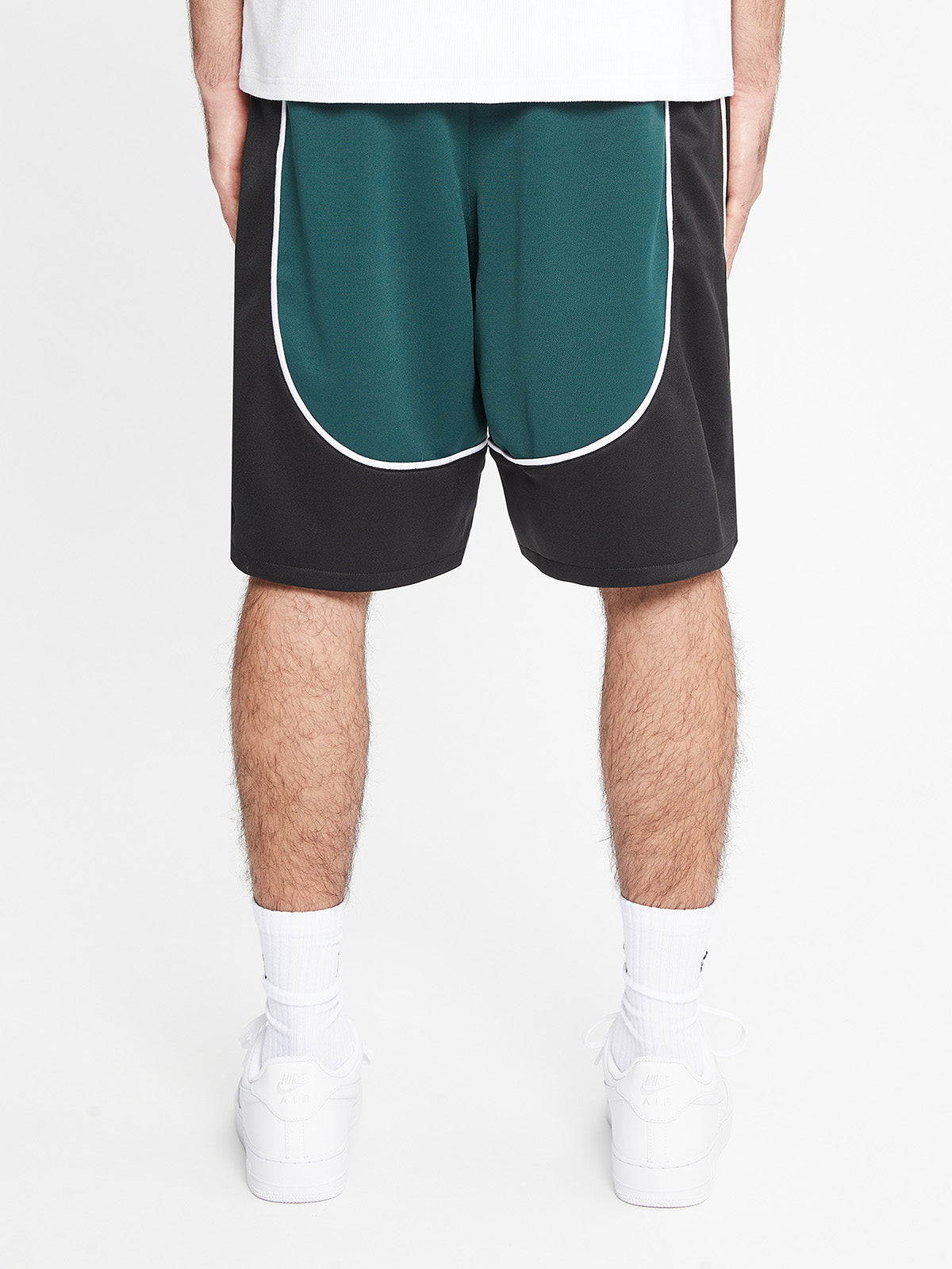 COURT SHORTS - BLACK/SMARAGD GREEN