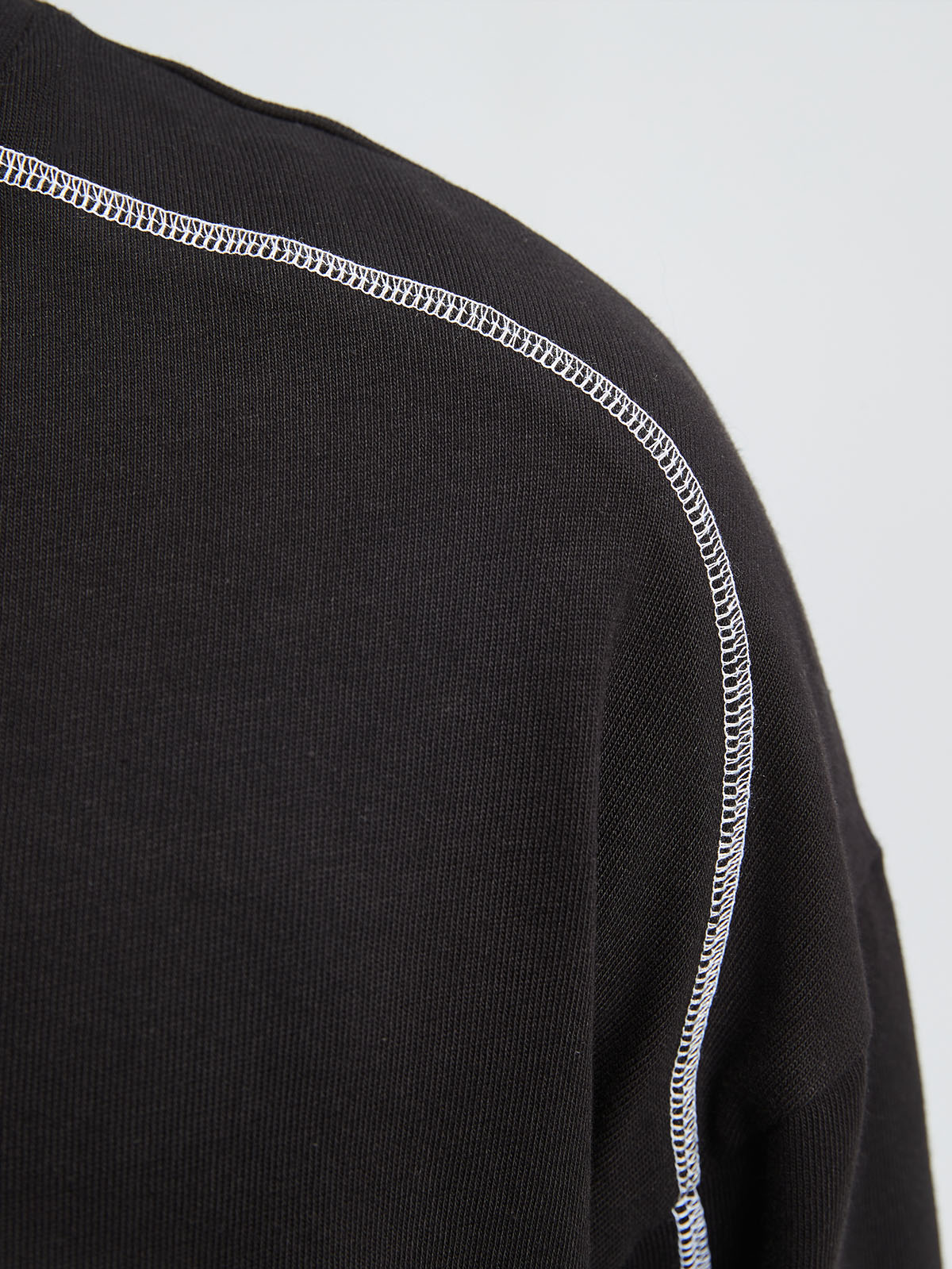 STITCHED LONGSLEEVE - BLACK