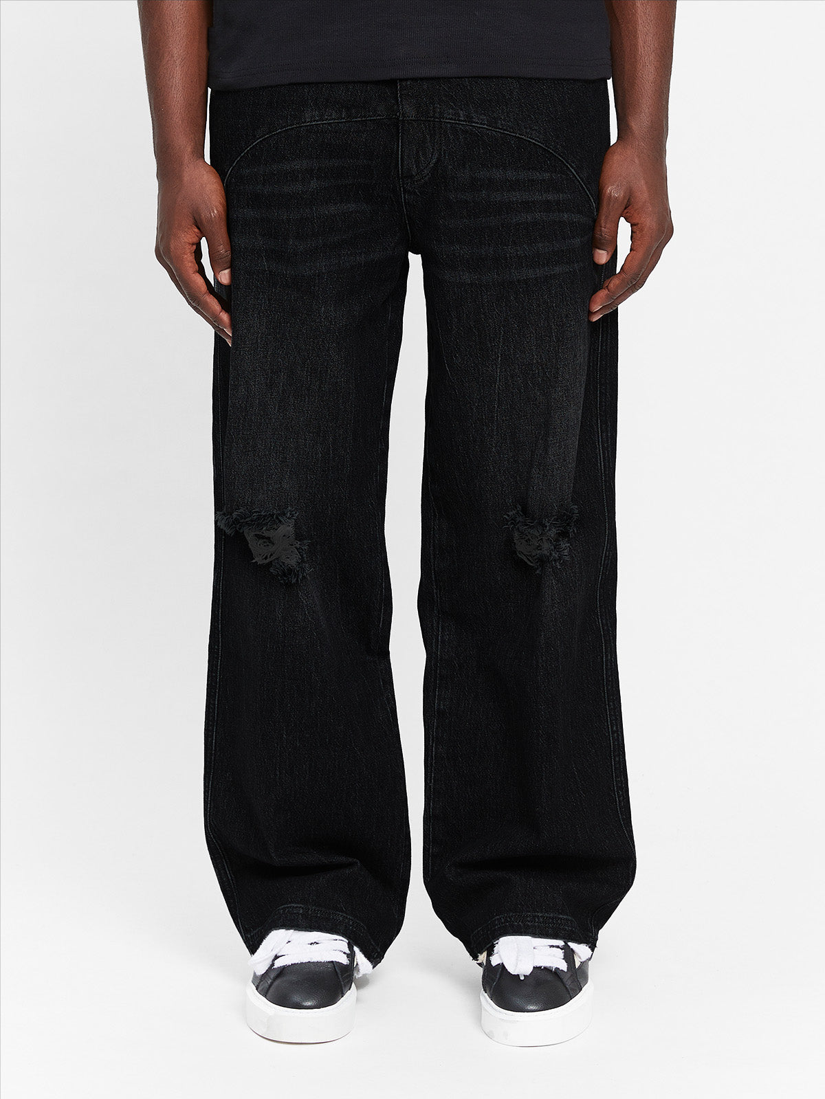 DESTROYED TROU DENIM - WASHED BLACK