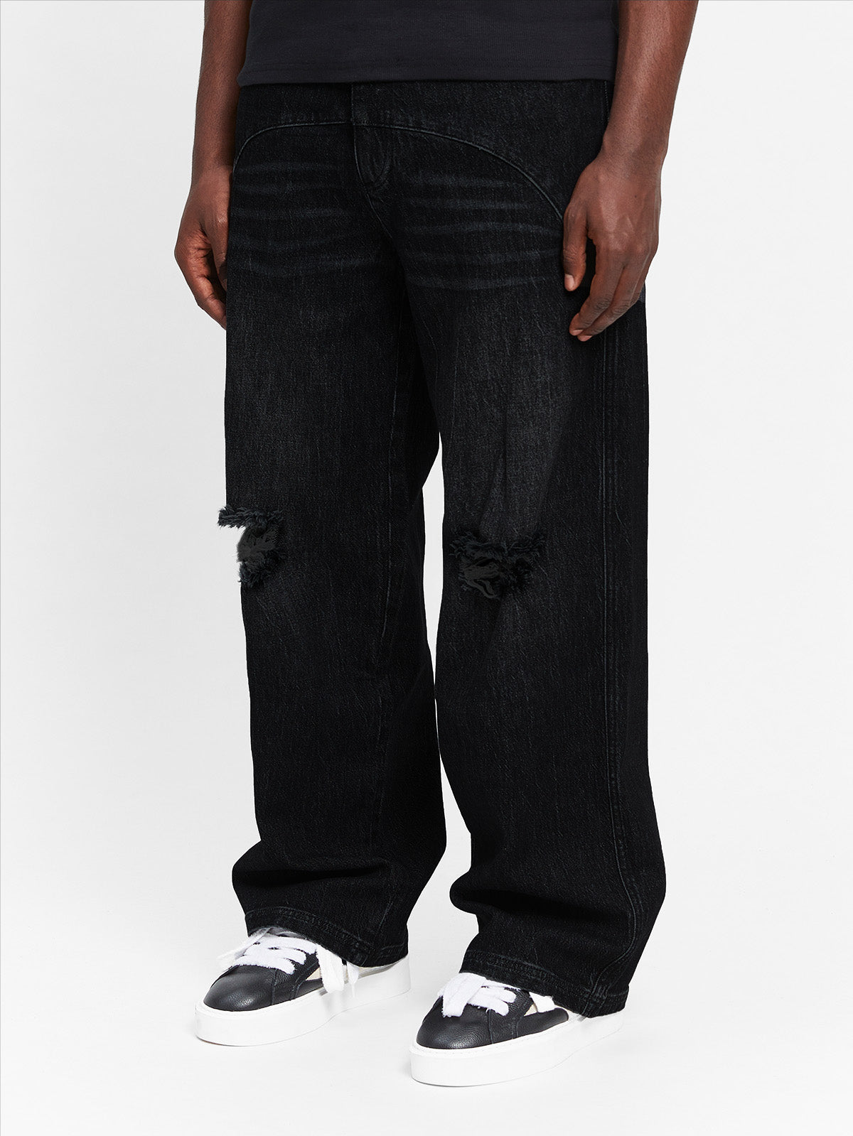 DESTROYED TROU DENIM - WASHED BLACK