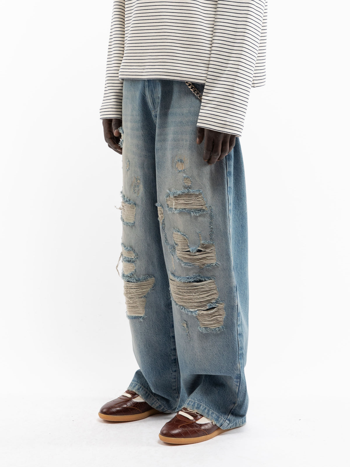 DISTRESSED BAGGY DENIM - WASHED BLUE