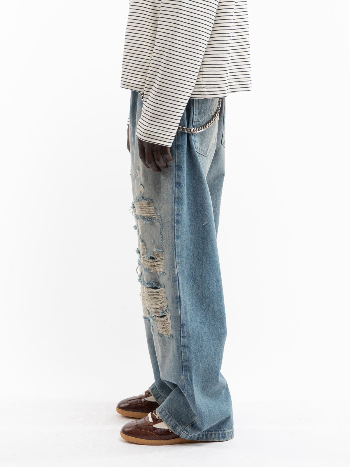 DISTRESSED BAGGY DENIM - WASHED BLUE