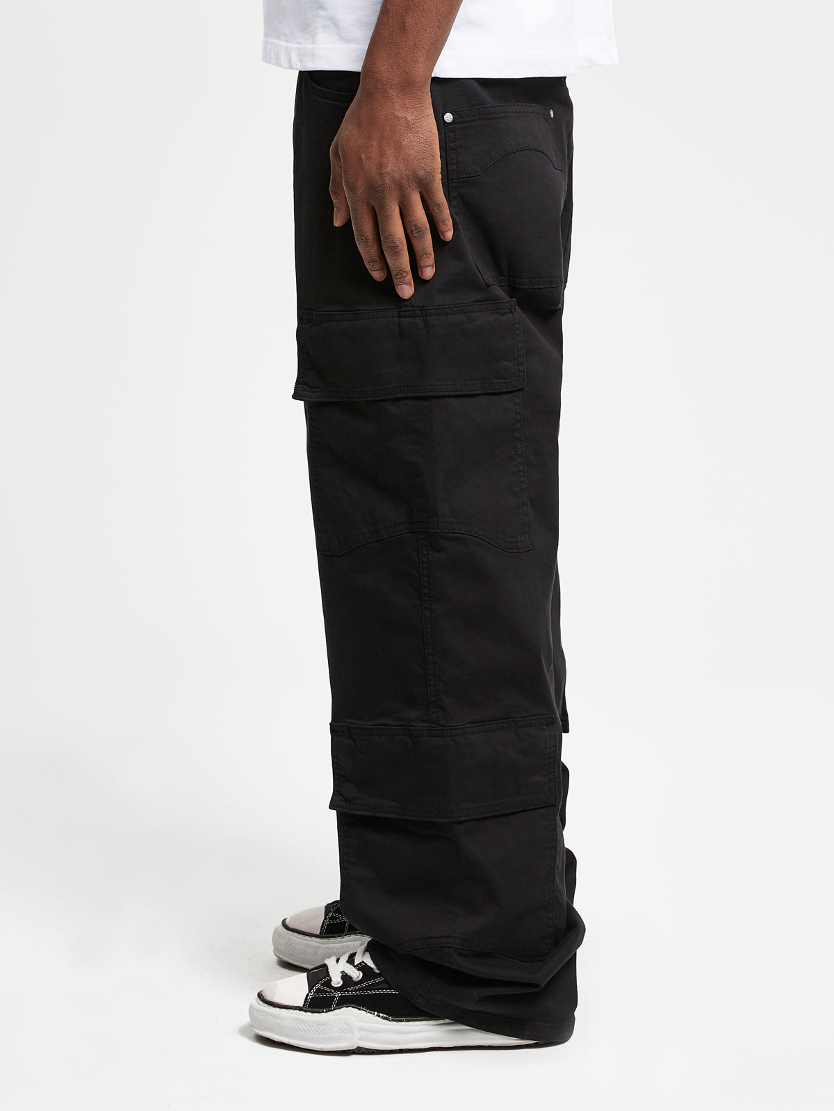 ESSENTIAL CARGO - BLACK