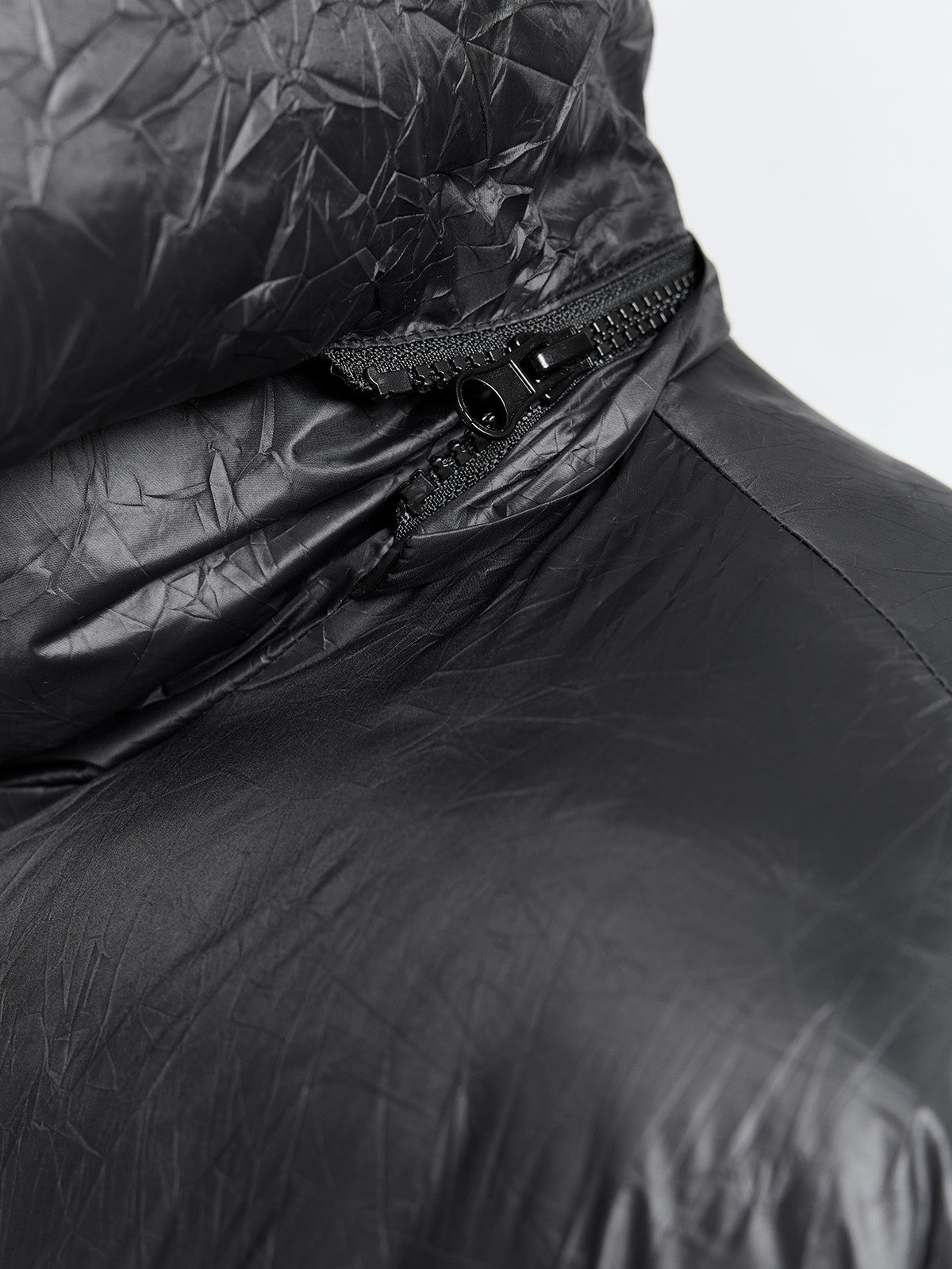 WRINKLED PUFFER JACKET - BLACK