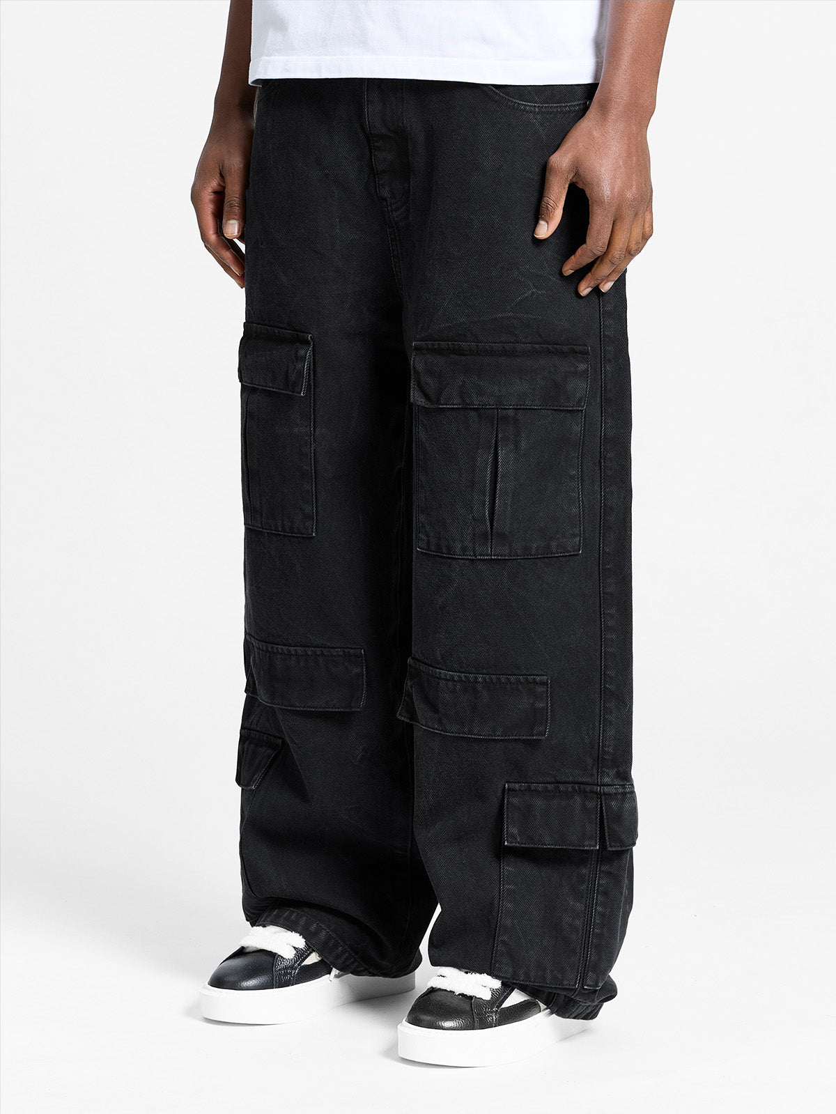 WRINKLED CANVAS CARGO PANTS - BLACK