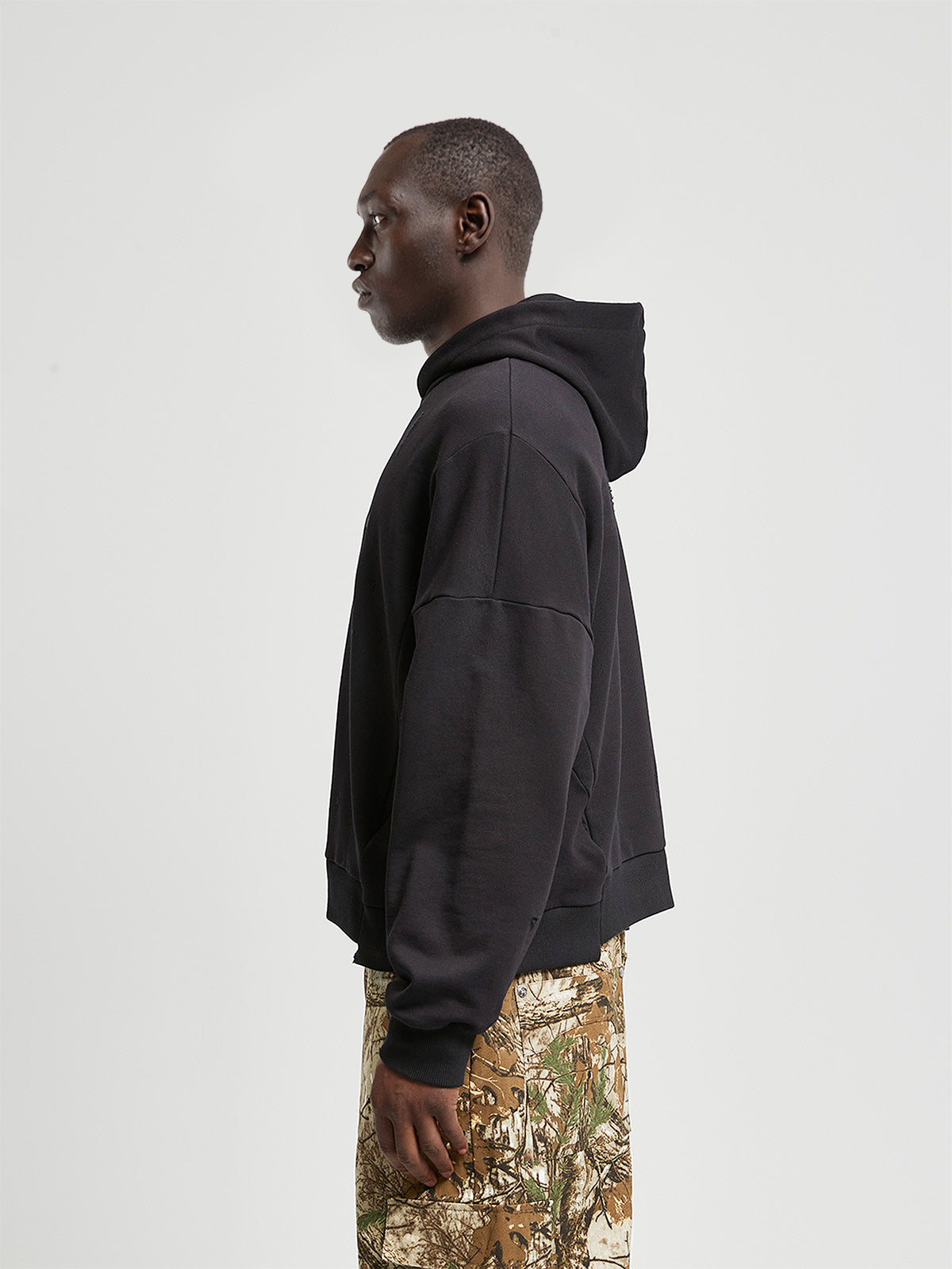 DISTORTED HOODIE - BLACK