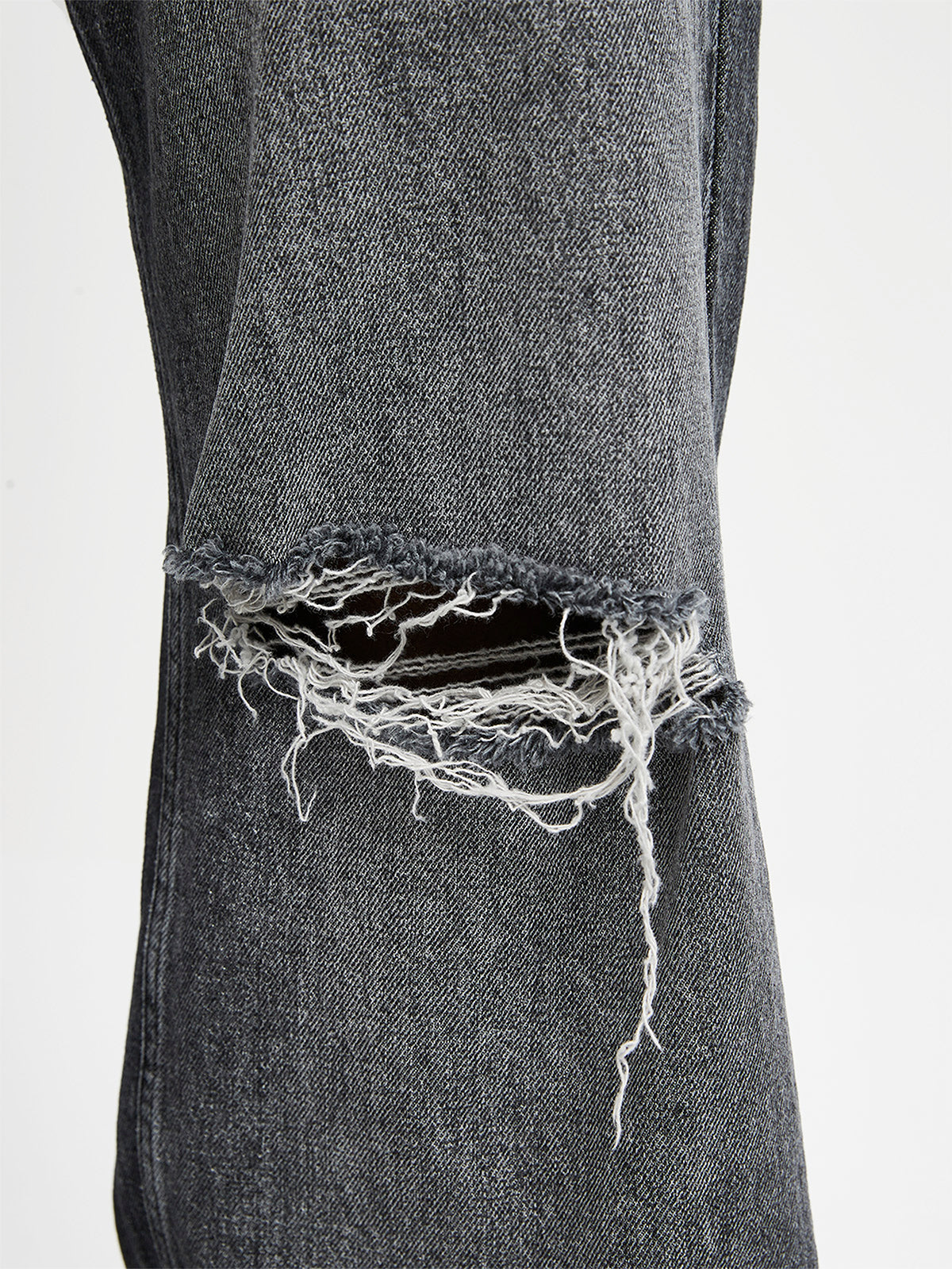 DESTROYED TROU DENIM - WASHED GREY