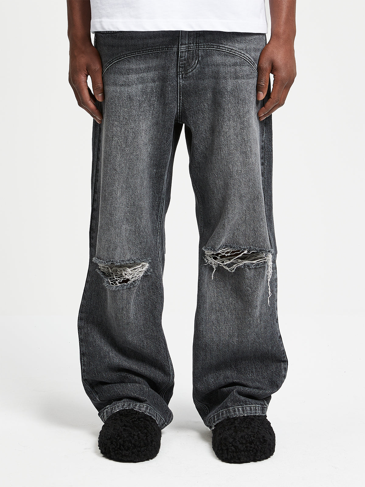 DESTROYED TROU DENIM - WASHED GREY