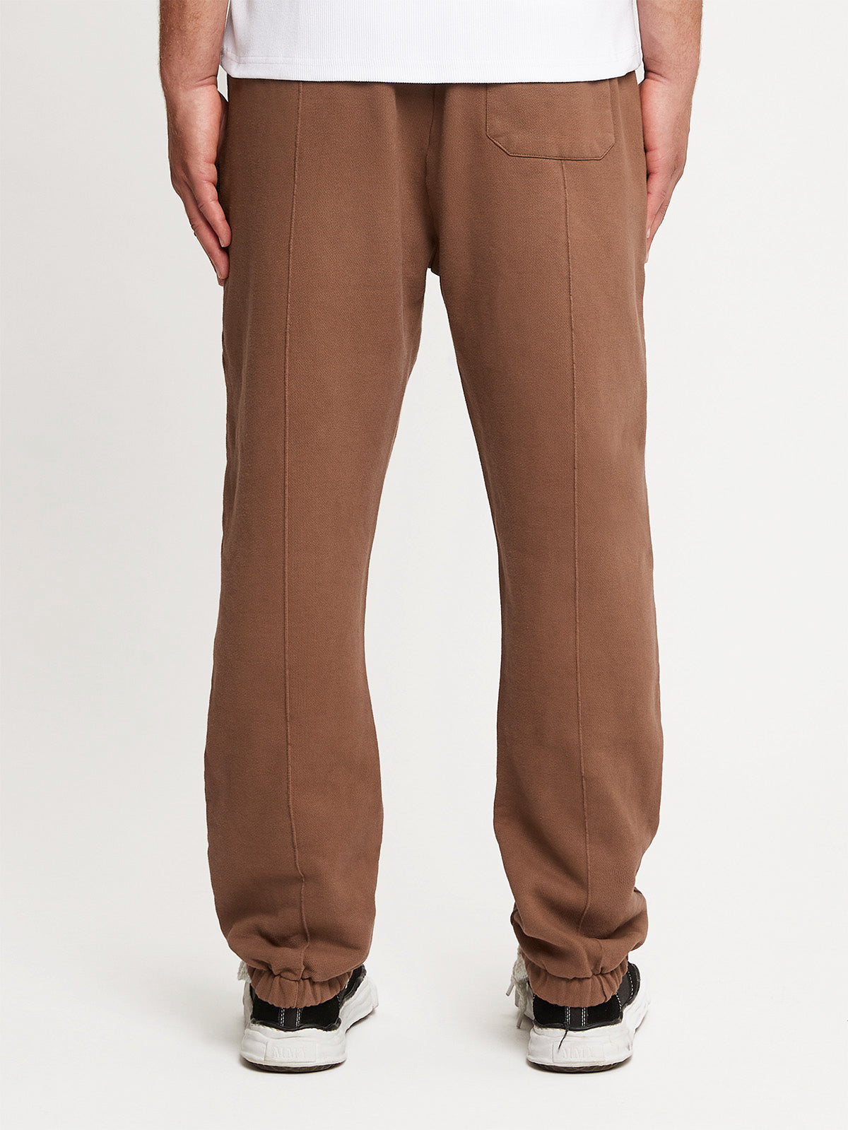 ESSENTIAL SWEATPANTS - BROWN