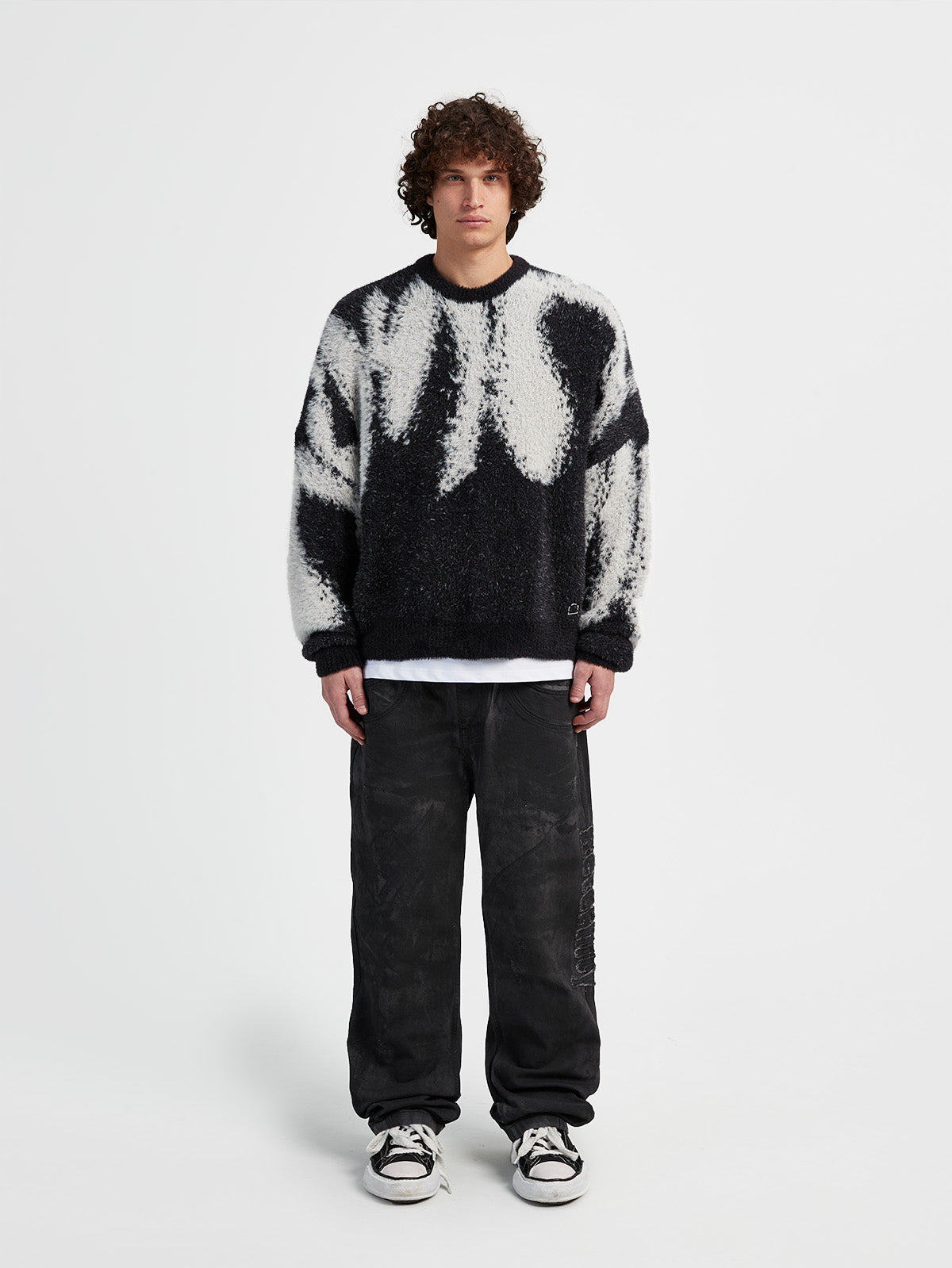 FADED FURRY SWEATER - BLACK