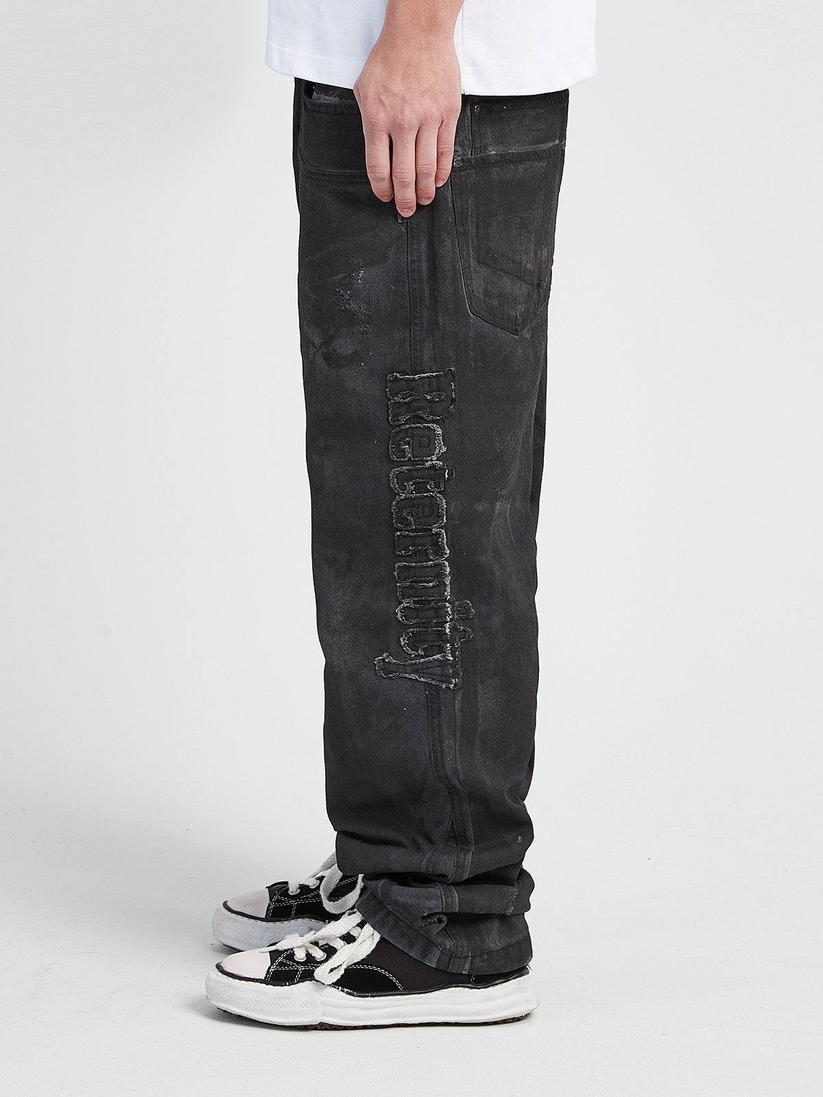 VINTAGE DENIM - PAINTED BLACK