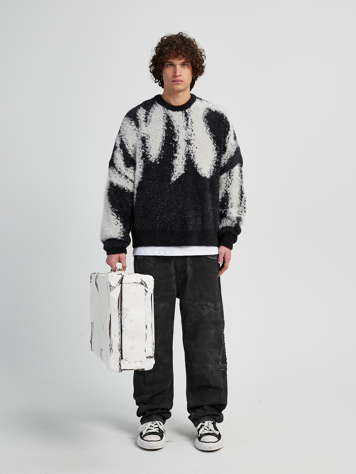 FADED FURRY SWEATER - BLACK