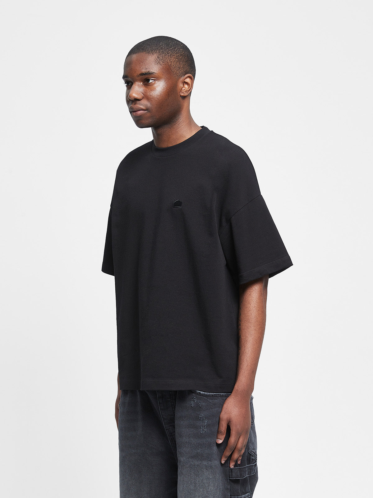 SIGNE T-SHIRT - BLACK