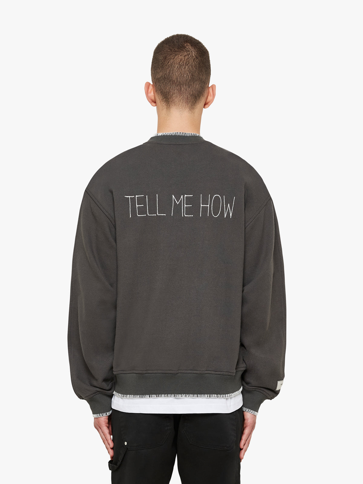 CREWNECK 'TELL ME HOW' - GREY